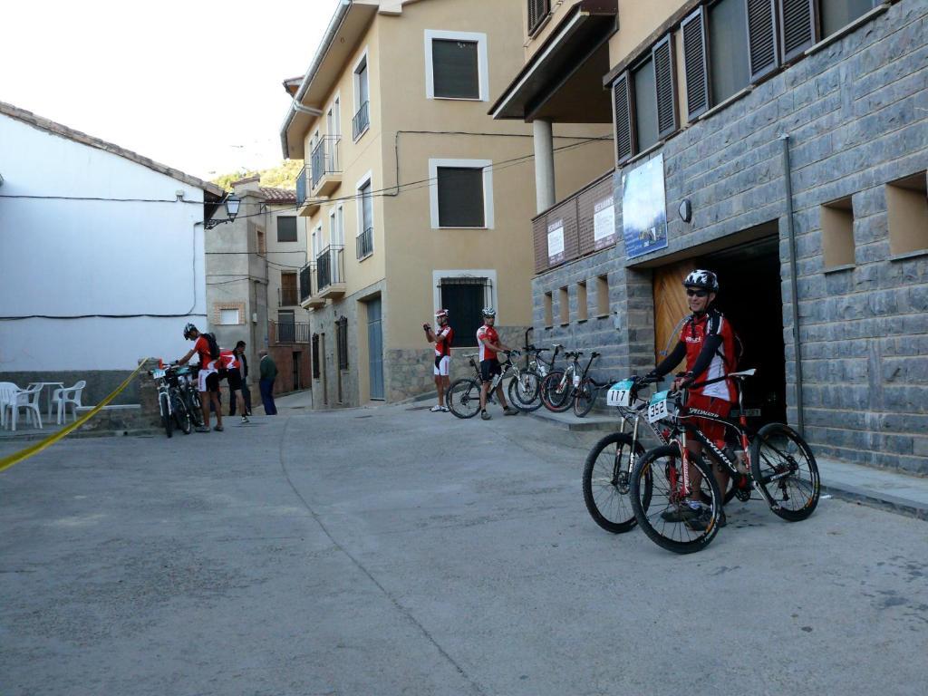 Albergue Camarena De La Sierra Exterior foto